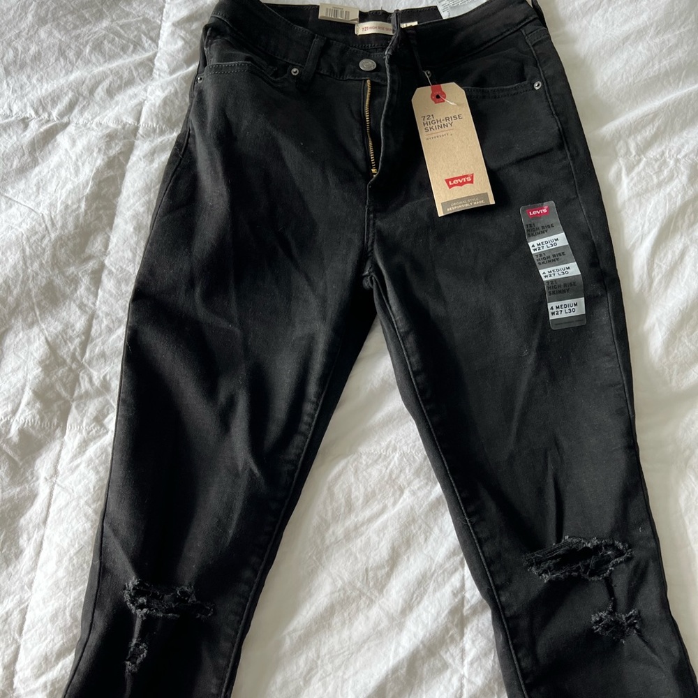 BRAND NEW!! Pair of Levi’s Jeans🤩🛍